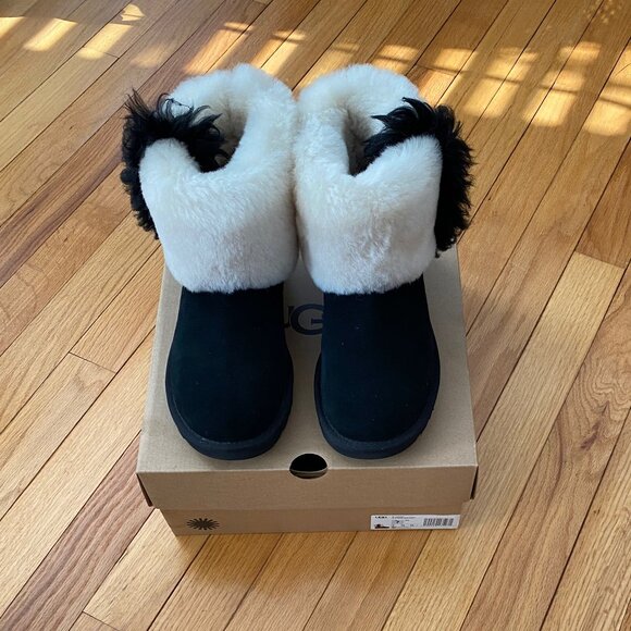 NEW UGG BOOTs CLASSIC MINI WISP SHEEPSKIN CUFF BLACK Size 7 NEW w/box - Picture 9 of 11